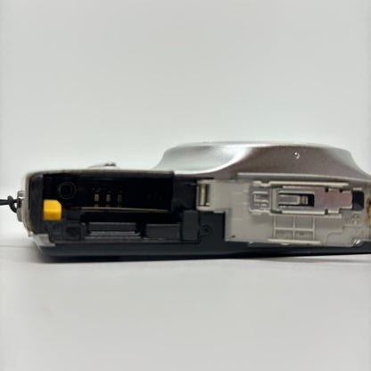 【全額返金保証】【最速発送】 コンパクトデジタルカメラ COOLPIX S9500 シルバー 美品 動作確認済