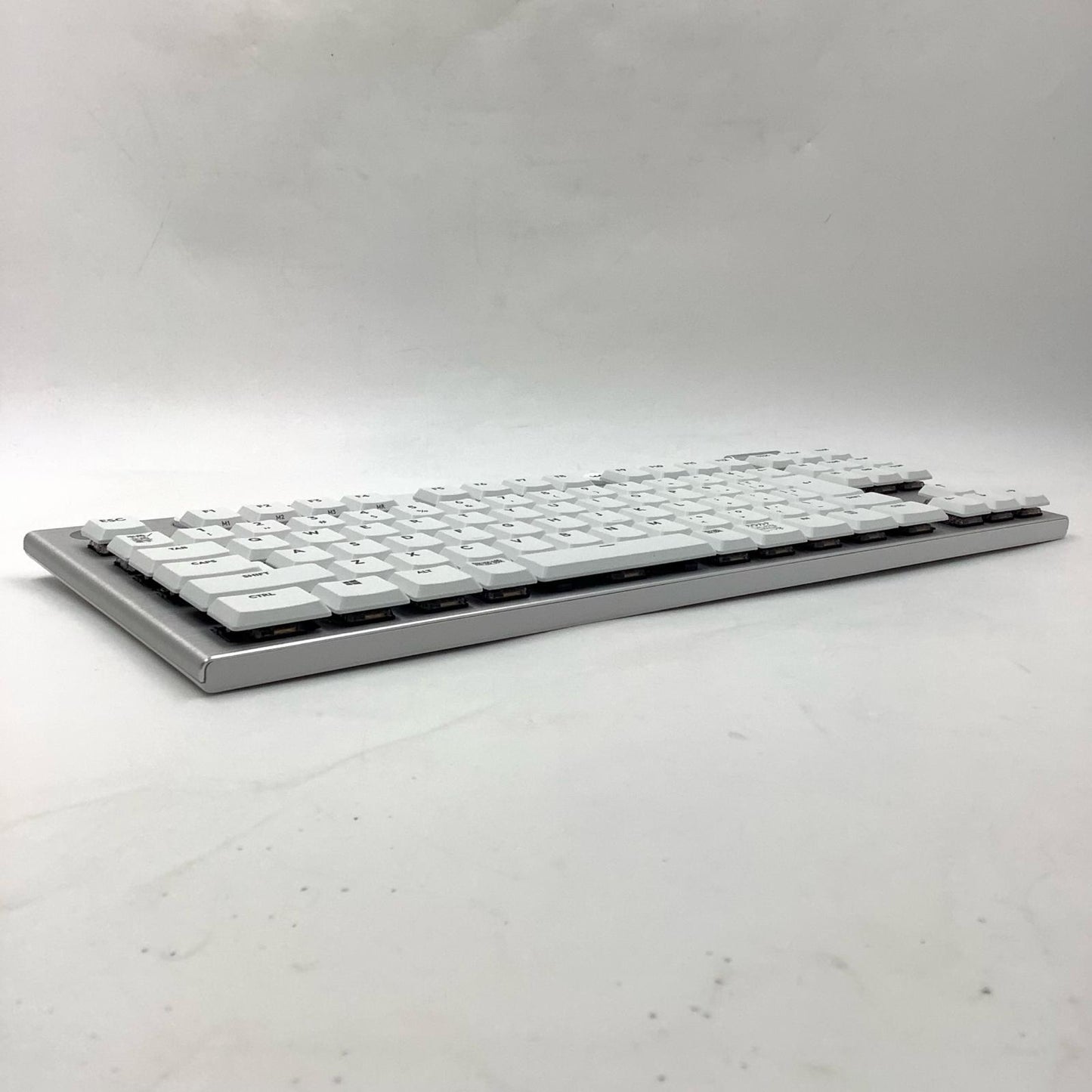 【全額返金保証】【最速発送】Logicool G913 TKL テンキーレス LIGHTSPEED ワイヤレス RGB メカニカル ゲーミング キーボード YR0076 超美品 動作確認済