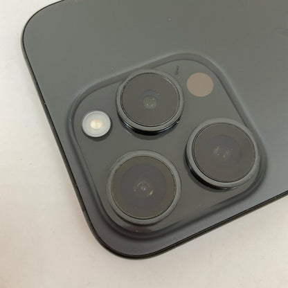 【全額返金保証】【最速発送】Apple iPhone iPhone 15 Pro 256GB ブラックチタニウム docomo 白ロム 美品 動作確認済 85%