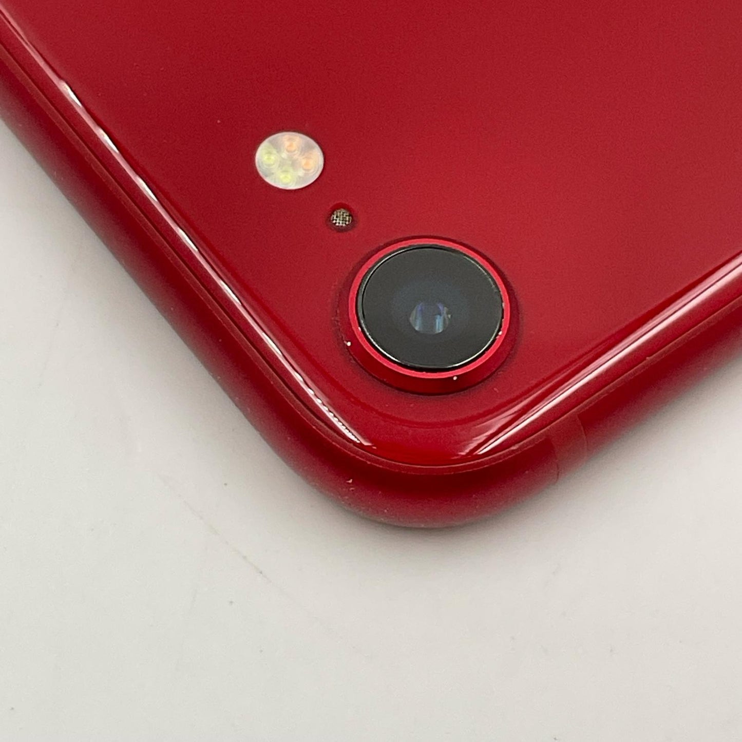 【全額返金保証】【最速発送】Apple iPhone iPhone SE（第3世代） 256GB (PRODUCT)RED docomo 白ロム 美品 動作確認済 85%
