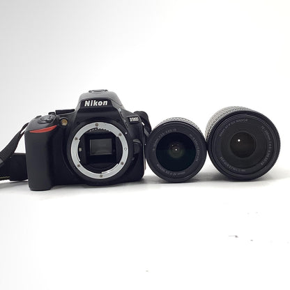 【全額返金保証】【最速発送】Nikon デジタル一眼 D5600 ダブルズームキット ブラック 美品 動作確認済