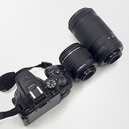 【全額返金保証】【最速発送】Nikon デジタル一眼 D5600 ダブルズームキット ブラック 美品 動作確認済