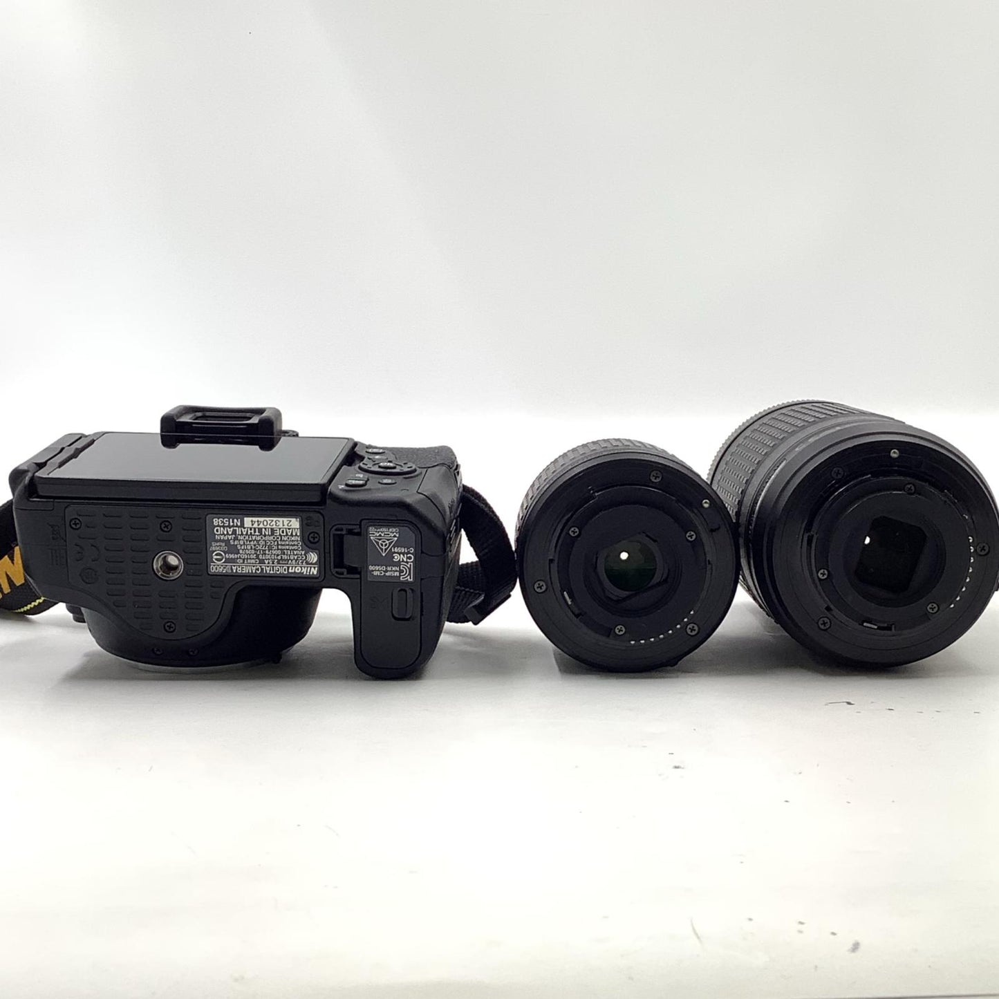 【全額返金保証】【最速発送】Nikon デジタル一眼 D5600 ダブルズームキット ブラック 美品 動作確認済