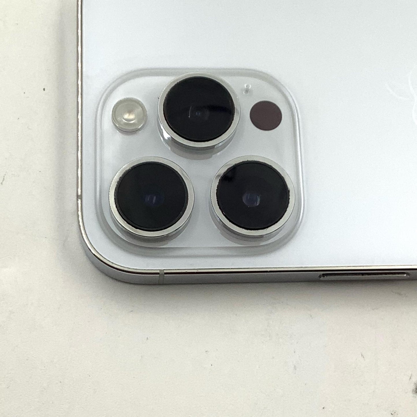 【最速発送】Apple iPhone iPhone 14 Pro 256GB シルバー au SIMフリー 白ロム【難有】 72%