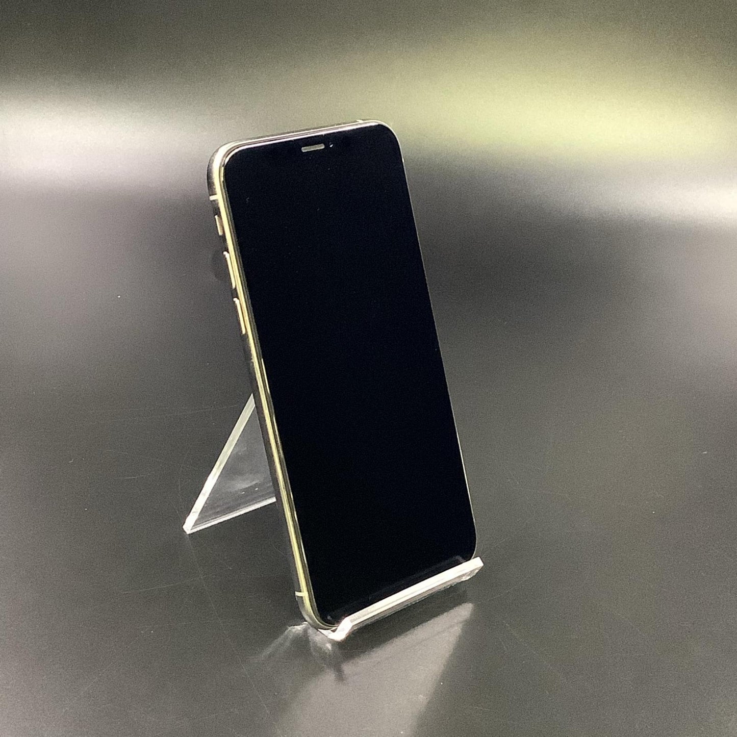 【全額返金保証】【最速発送】Apple iPhone iPhone XS 64GB シルバー docomo 白ロム 動作確認済 78%