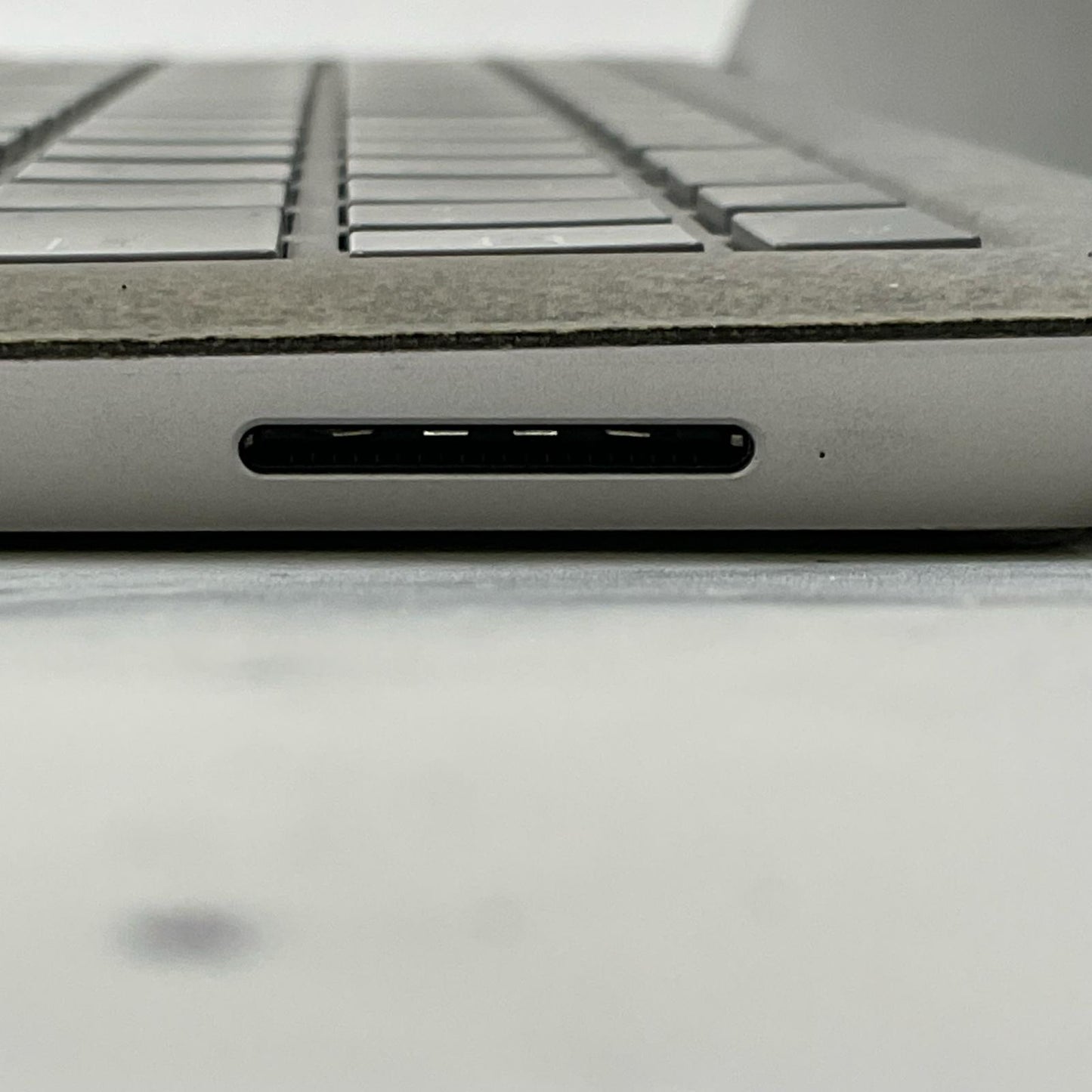 【最速発送】Microsoft Surface Laptop 2 i5-8250U 1.6GHz 8GB M.2 SSD 256GB 76.8%【難有】
