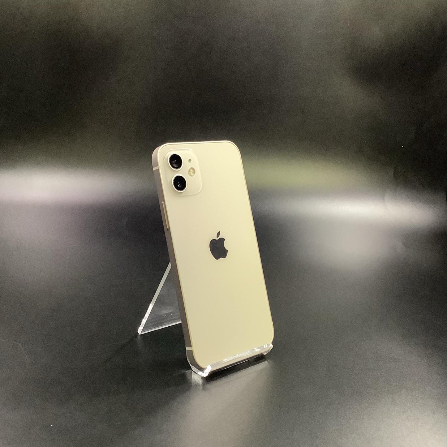 【全額返金保証】【最速発送】Apple iPhone iPhone 12 64GB ホワイト docomo 白ロム 動作確認済 81%