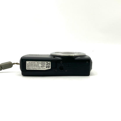 【全額返金保証】【最速発送】FUJIFILM コンパクトデジタルカメラ FinePix F100fd 美品 動作確認済