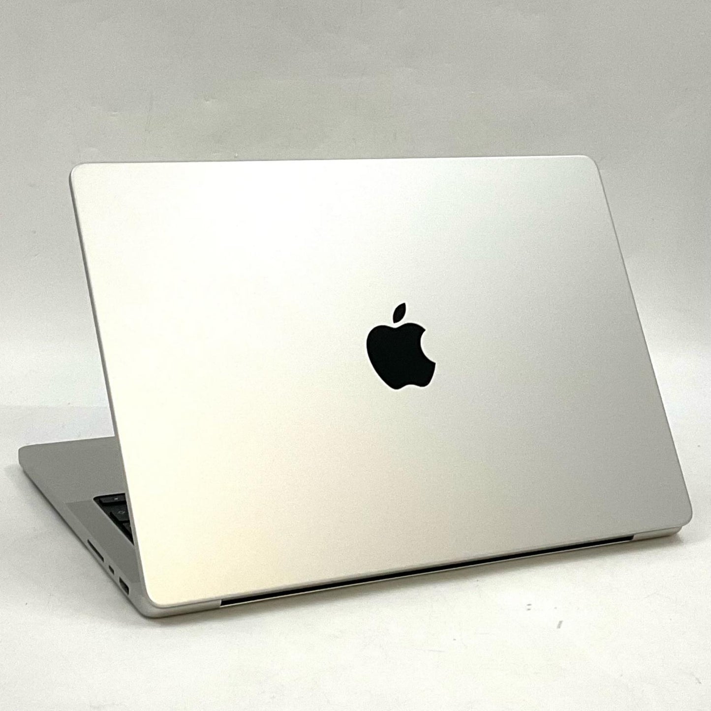 【全額返金保証】【最速発送】Apple MacBook Pro 14インチ M5 Apple M5 24GB 1TB シルバー 100% 超美品 動作確認済