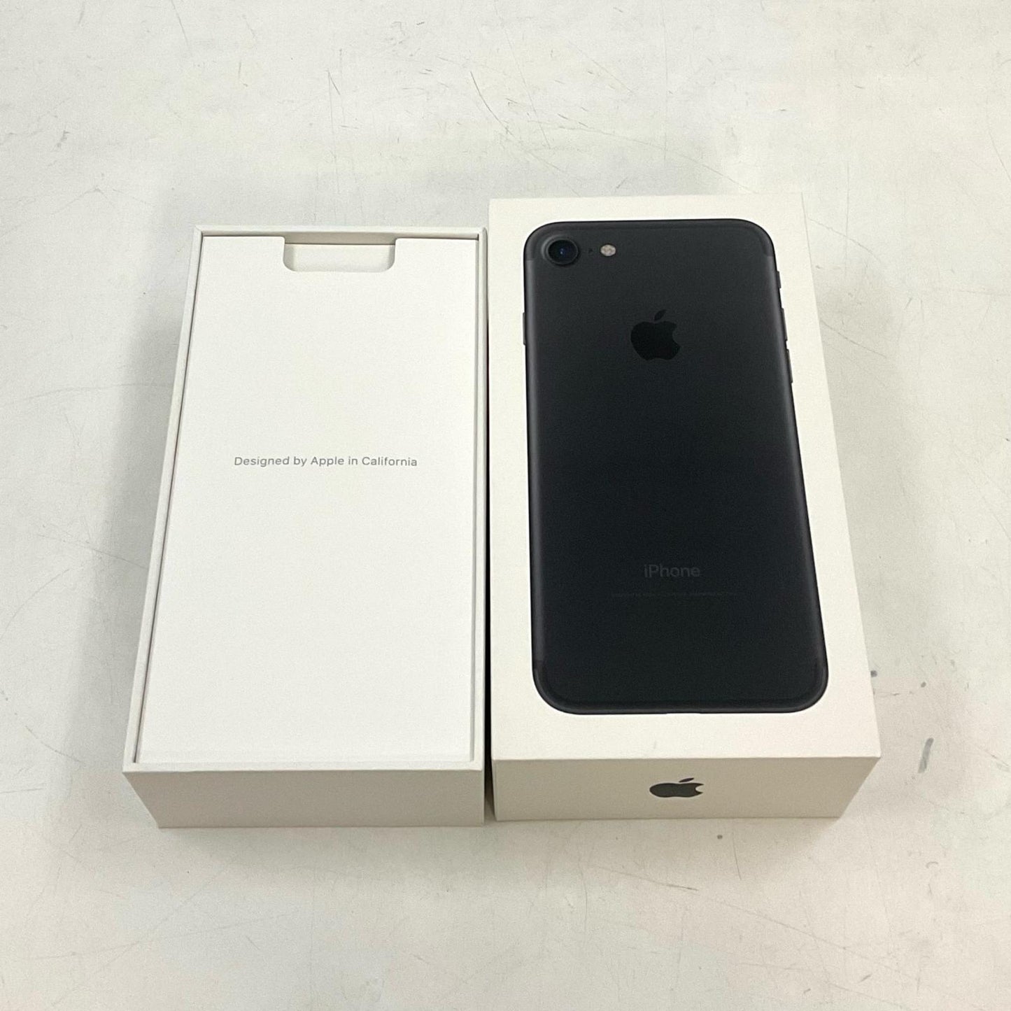 【最速発送】Apple iPhone iPhone 7 32GB ブラック au 白ロム【難有】 50%