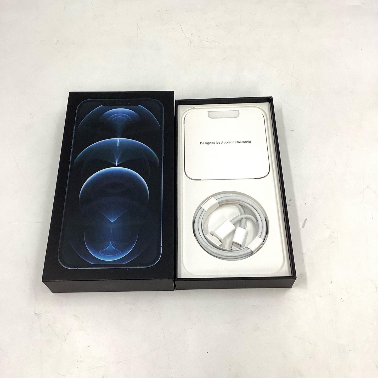 【最速発送】Apple iPhone iPhone 12 Pro Max 256GB docomo SIMフリー 白ロム【難有】 72%