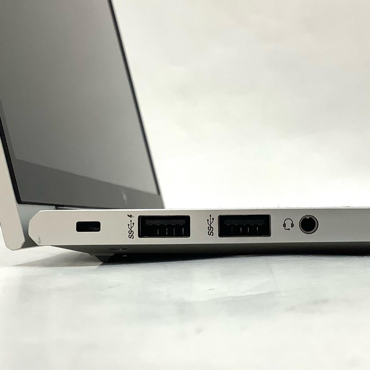 【最速発送】HP EliteBook 830 G8 11th Gen Intel(R)Core(TM)i7-1165G7 @2.80GHz 16GB M.2 SSD 512GB 73.8%【難有】
