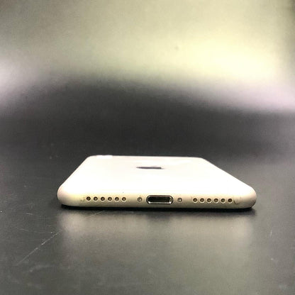 【全額返金保証】【最速発送】Apple iPhone iPhone SE（第3世代） 64GB スターライト Softbank SIMフリー 白ロム 美品 動作確認済 84%
