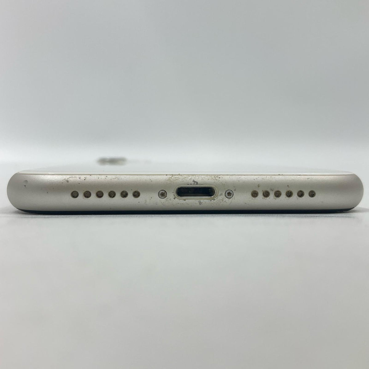 【最速発送】Apple iPhone iPhone 11 128GB ホワイト docomo 白ロム【難有】 70%