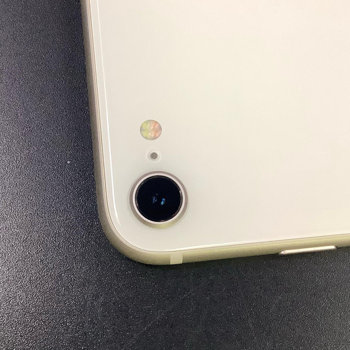 【全額返金保証】【最速発送】Apple iPhone iPhone SE（第3世代） 64GB スターライト Softbank SIMフリー 白ロム 美品 動作確認済 85%