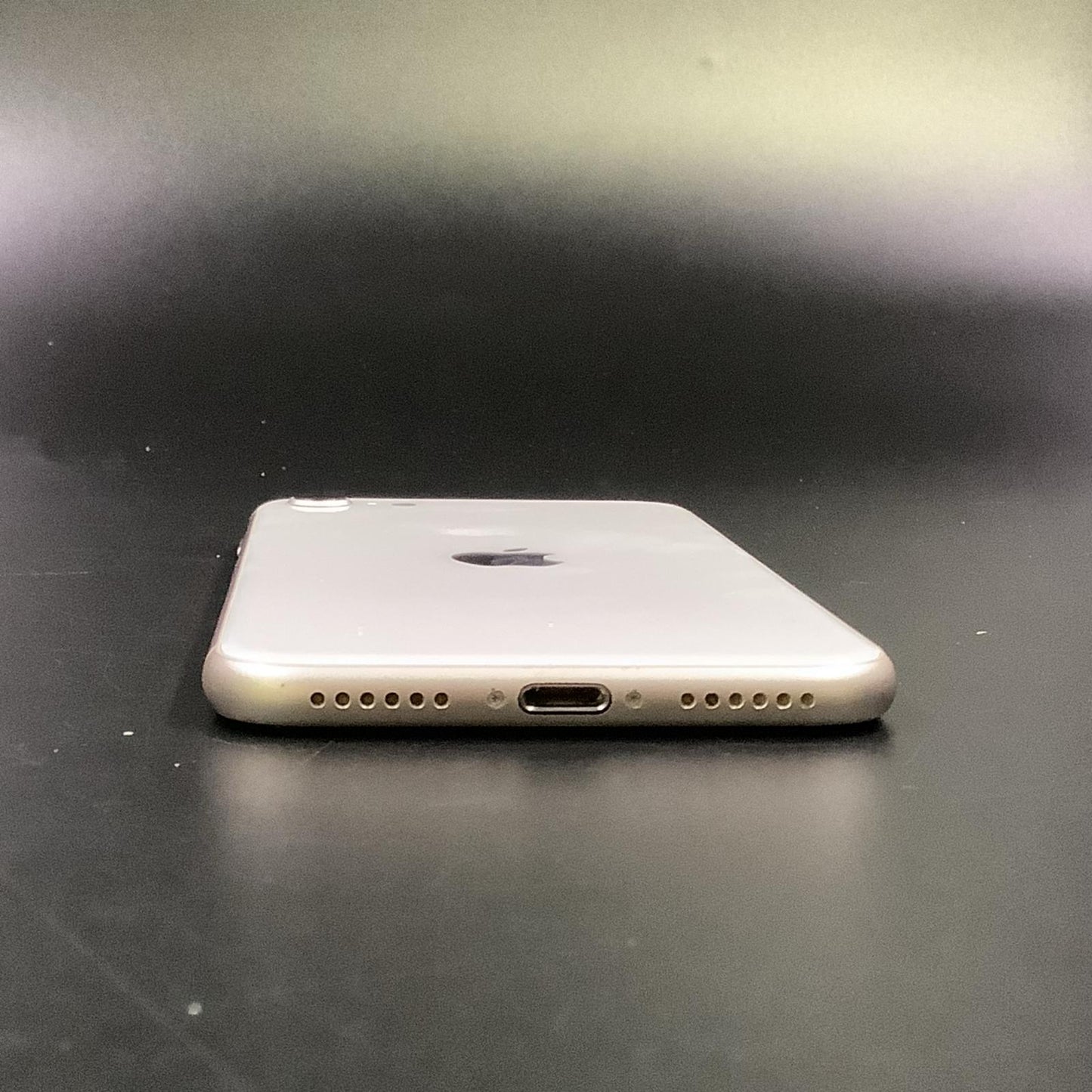 【全額返金保証】【最速発送】Apple iPhone iPhone SE（第3世代） 64GB スターライト Softbank 白ロム 動作確認済 78%