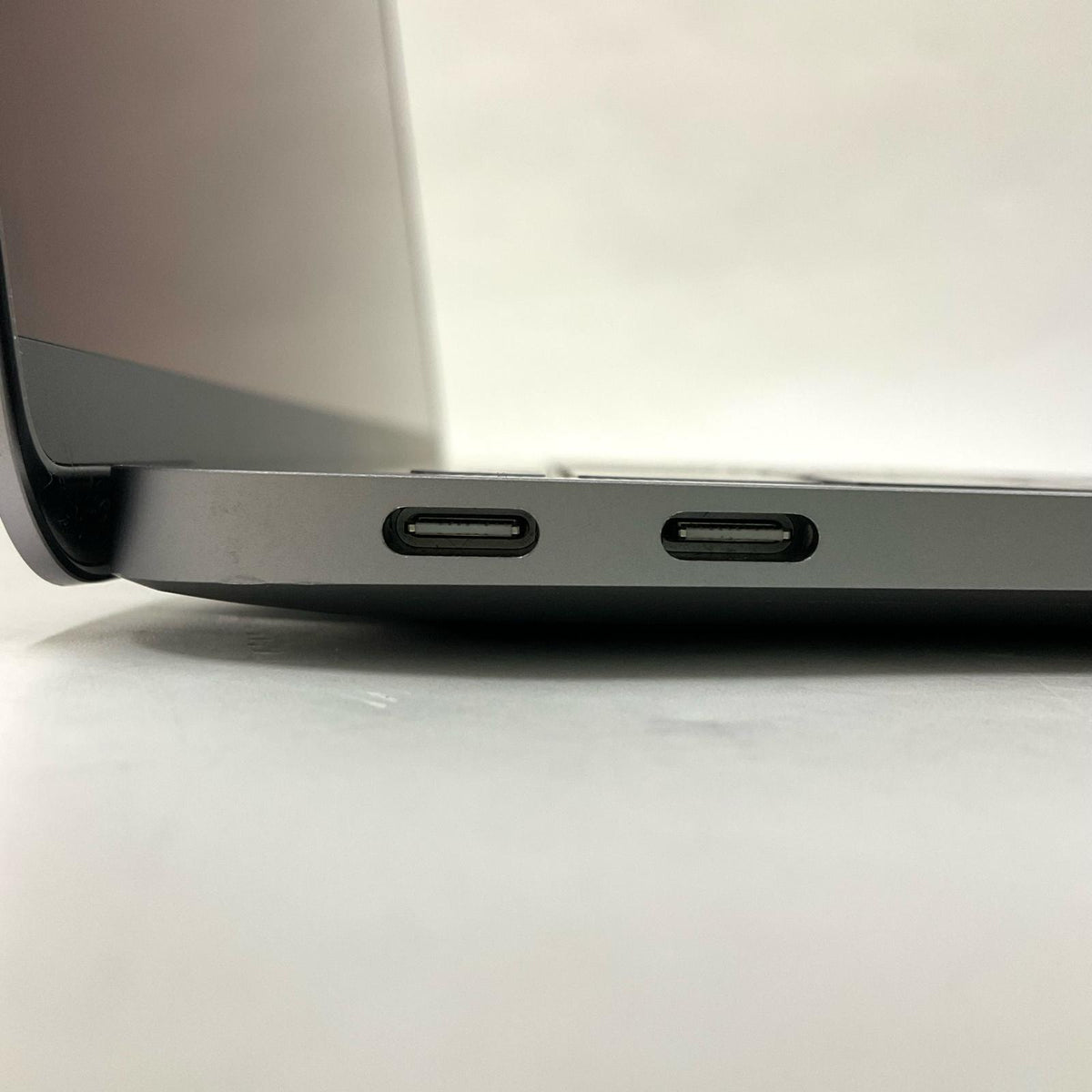 【全額返金保証】【最速発送】Apple MacBook Air 13インチ 2019 1.6GHz デュアルコア Intel Core i5 8GB 128GB スペースグレイ 美品 動作確認済
