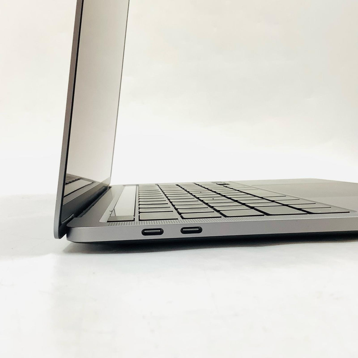 【全額返金保証】【最速発送】Apple MacBook Pro 13.3インチ 2022 Apple M2 8GB 256GB スペースグレイ 100% 美品 動作確認済