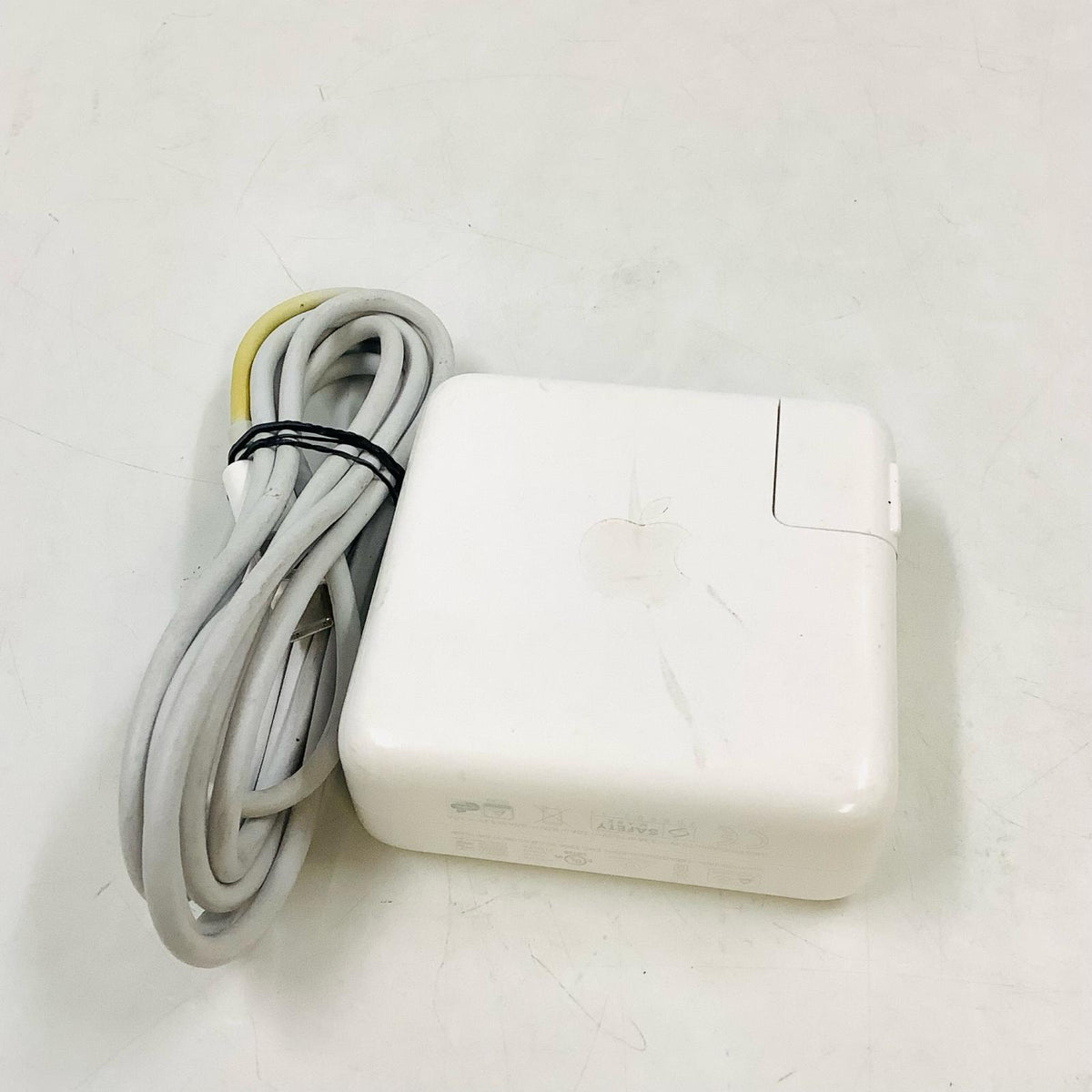 【全額返金保証】【最速発送】Apple MacBook Pro 13.3インチ 2022 Apple M2 8GB 256GB スペースグレイ 100% 美品 動作確認済