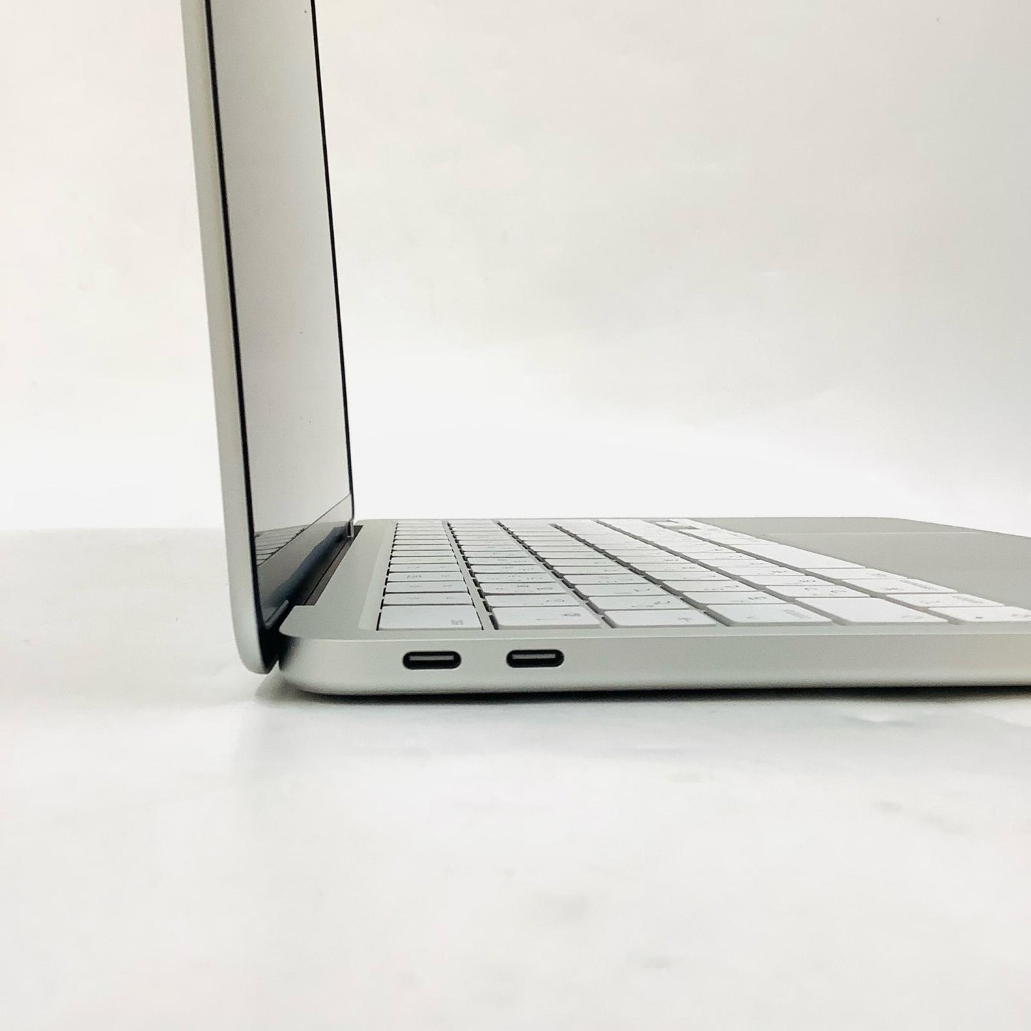 【全額返金保証】【最速発送】Apple MacBook Neo 13インチ 2026 Apple A18 Pro 8GB 512GB シルバー 100% 超美品 動作確認済