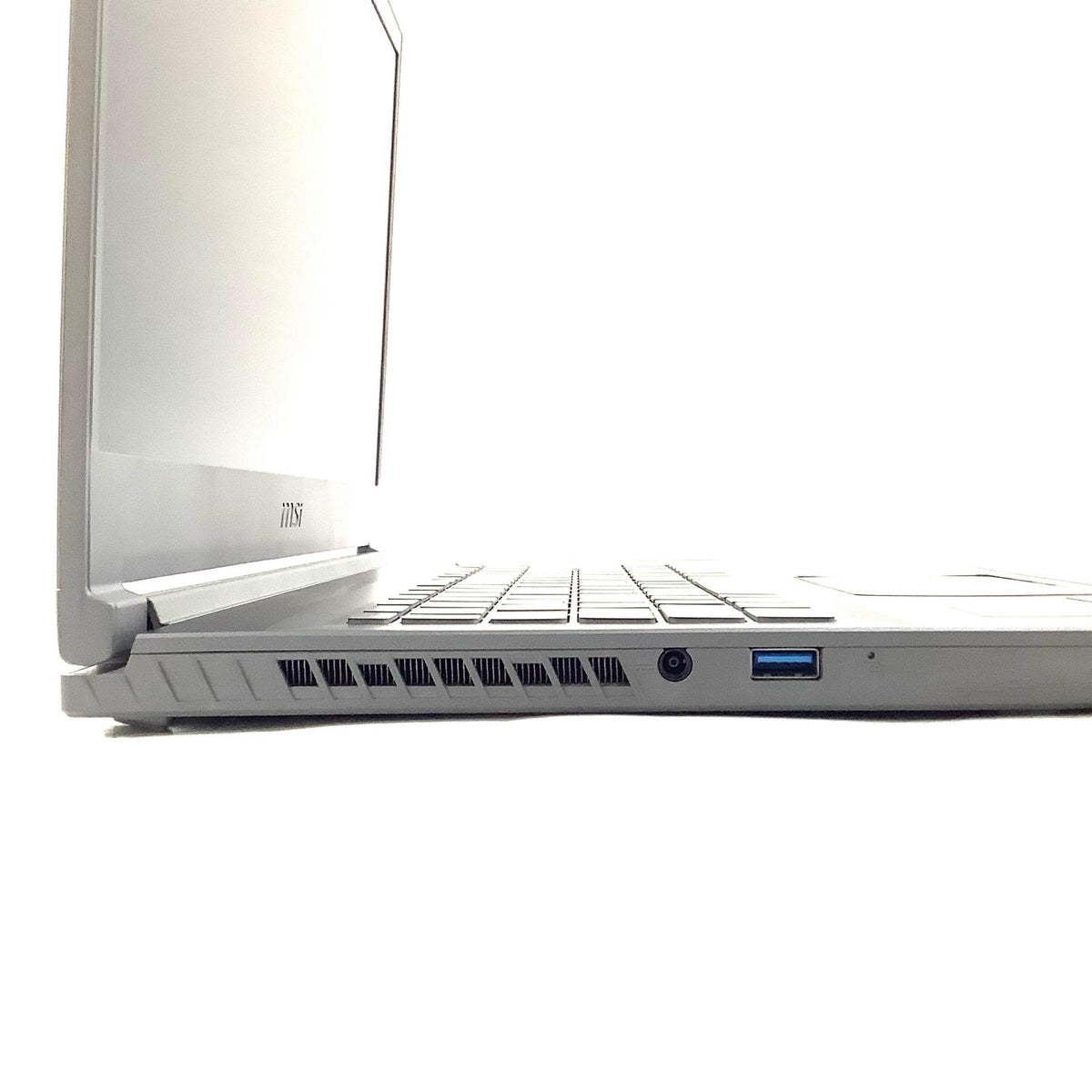 【全額返金保証】【最速発送】MSI Thin-15-B2RVE 6959JP Intel(R) Core(TM) 7 240H 2.50GHz 16GB M.2 SSD 1TB NVIDIA GeForce RTX 4050 Laptop GPU 96.7% 動作確認済