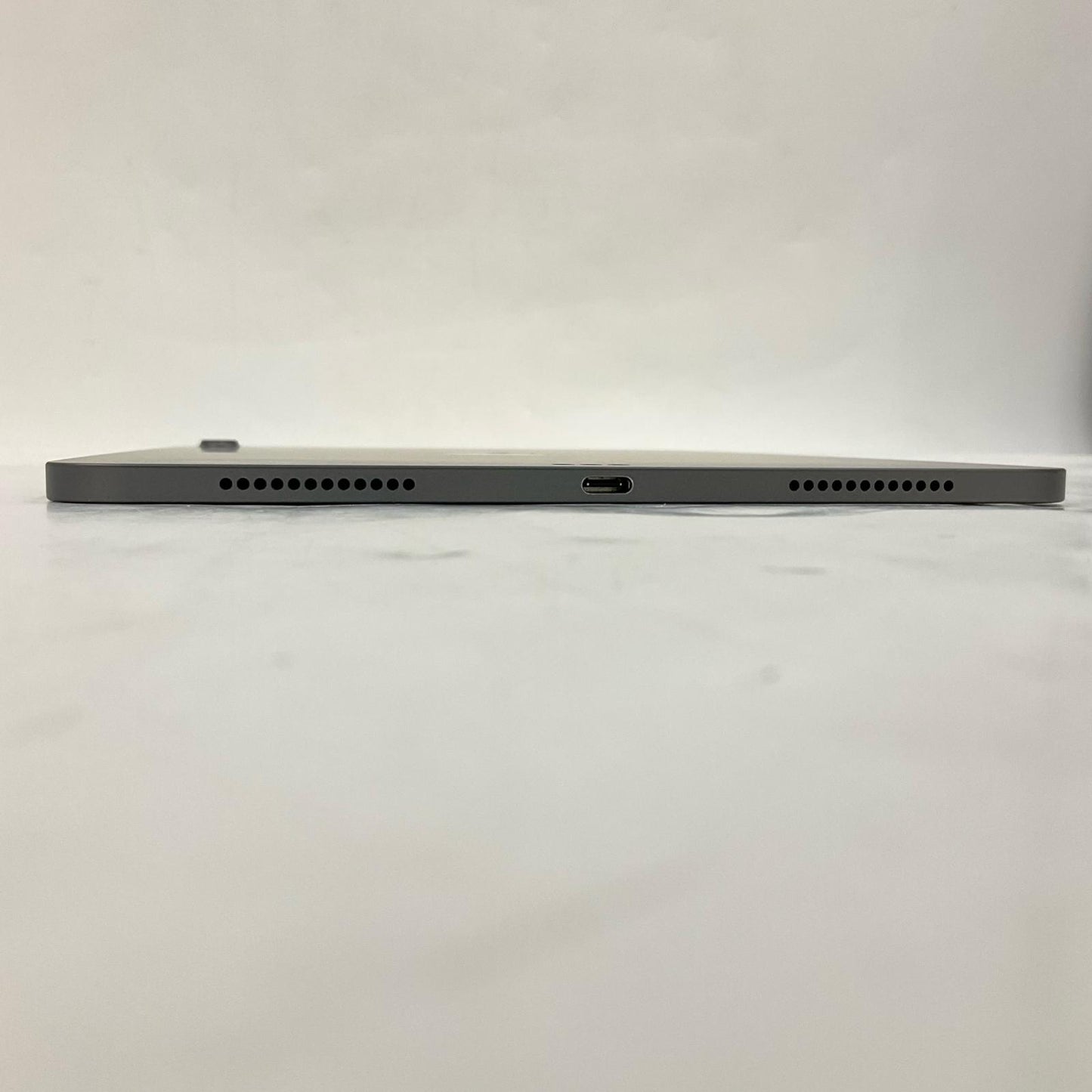 【全額返金保証】【最速発送】Apple iPad Air 10.9インチ 第5世代 256GB スペースグレイ Wi-Fi 美品 動作確認済