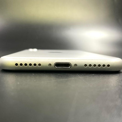 【全額返金保証】【最速発送】Apple iPhone iPhone SE（第2世代） 64GB ホワイト docomo SIMフリー 白ロム 動作確認済 75%