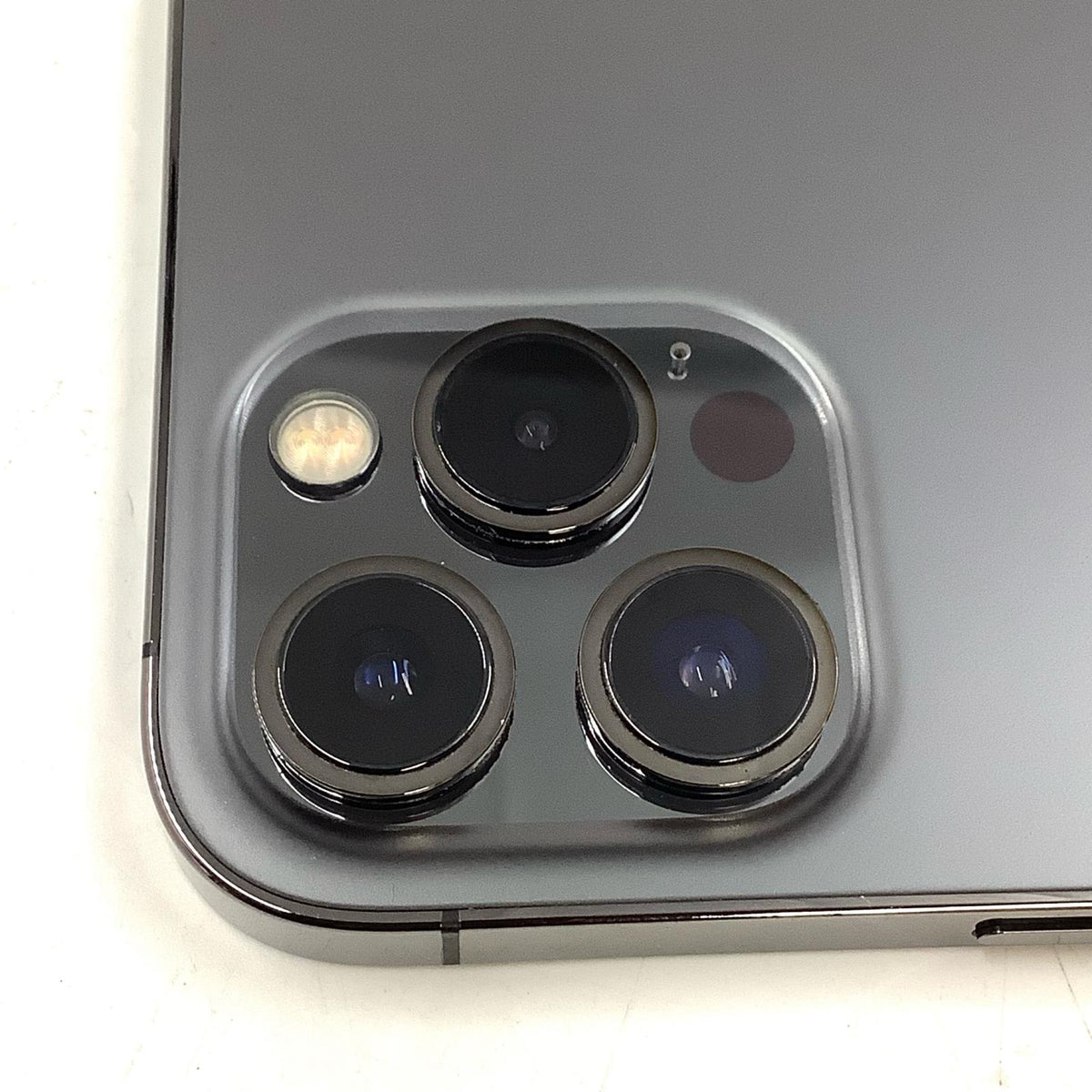 【全額返金保証】【最速発送】Apple iPhone iPhone 12 Pro Max 256GB グラファイト docomo 白ロム 動作確認済 70%