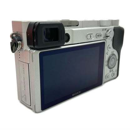 【全額返金保証】【最速発送】Sony デジタル一眼 α6400 ILCE-6400 ボディ シルバー 美品 動作確認済