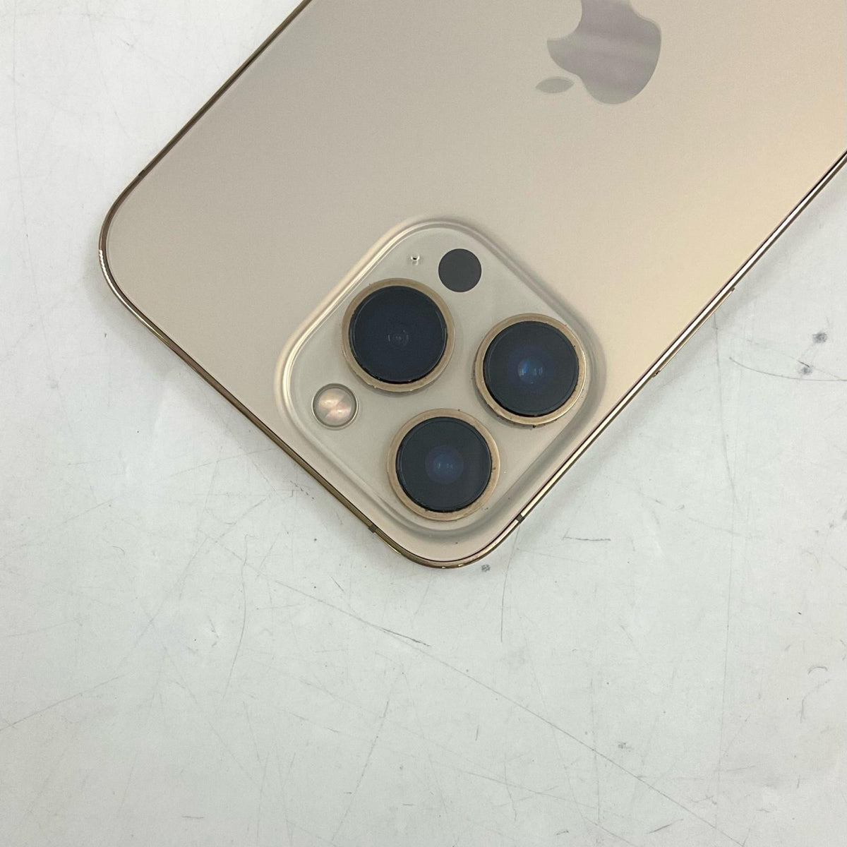 【全額返金保証】【最速発送】Apple iPhone iPhone 13 Pro 128GB ゴールド Softbank 白ロム 動作確認済 77%