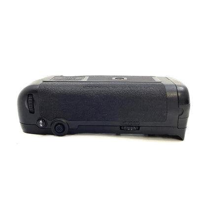 【全額返金保証】【最速発送】Nikon マルチパワーバッテリーパック MB-D17 美品 動作確認済
