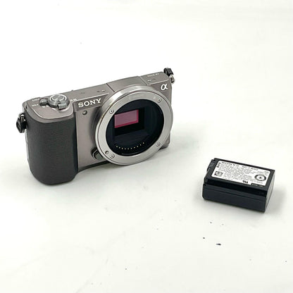 【全額返金保証】【最速発送】Sony デジタル一眼 α5100 ILCE-5100 ボディ ブラウン 美品 動作確認済