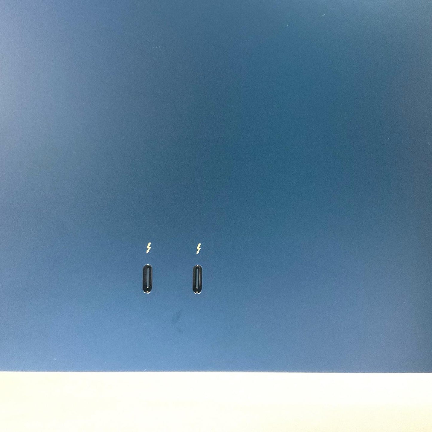 【最速発送】Apple iMac 24インチ M3 8コア 8GB SSD 256GB ブルー【難有】