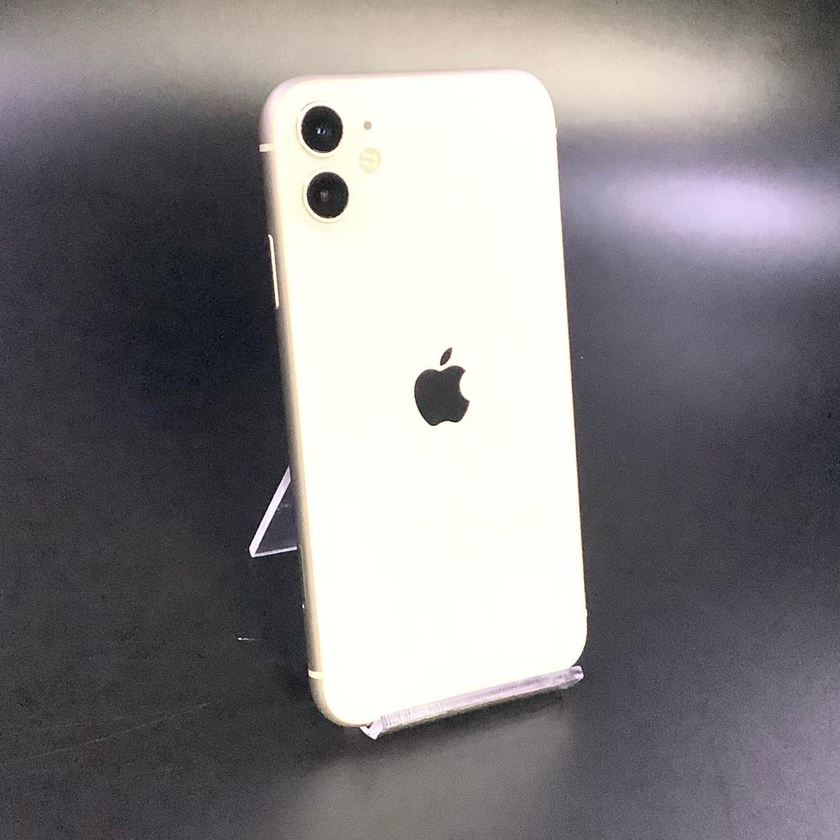 【全額返金保証】【最速発送】Apple iPhone iPhone 11 64GB ホワイト docomo SIMフリー 白ロム 美品 動作確認済 80%