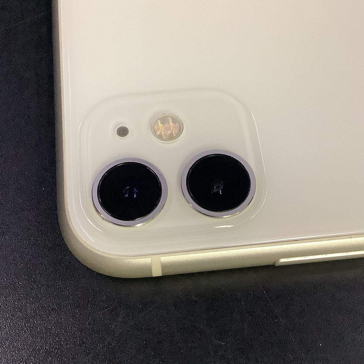 【全額返金保証】【最速発送】Apple iPhone iPhone 11 64GB ホワイト docomo SIMフリー 白ロム 美品 動作確認済 80%