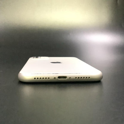 【全額返金保証】【最速発送】Apple iPhone iPhone 11 64GB ホワイト docomo SIMフリー 白ロム 美品 動作確認済 80%