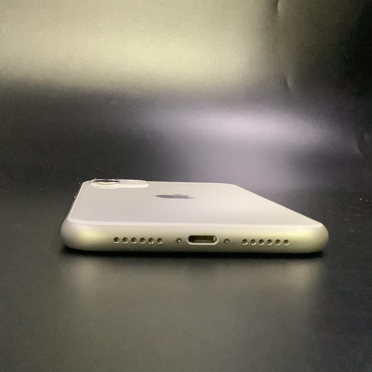 【全額返金保証】【最速発送】Apple iPhone iPhone 11 64GB ホワイト au 白ロム 動作確認済 75%
