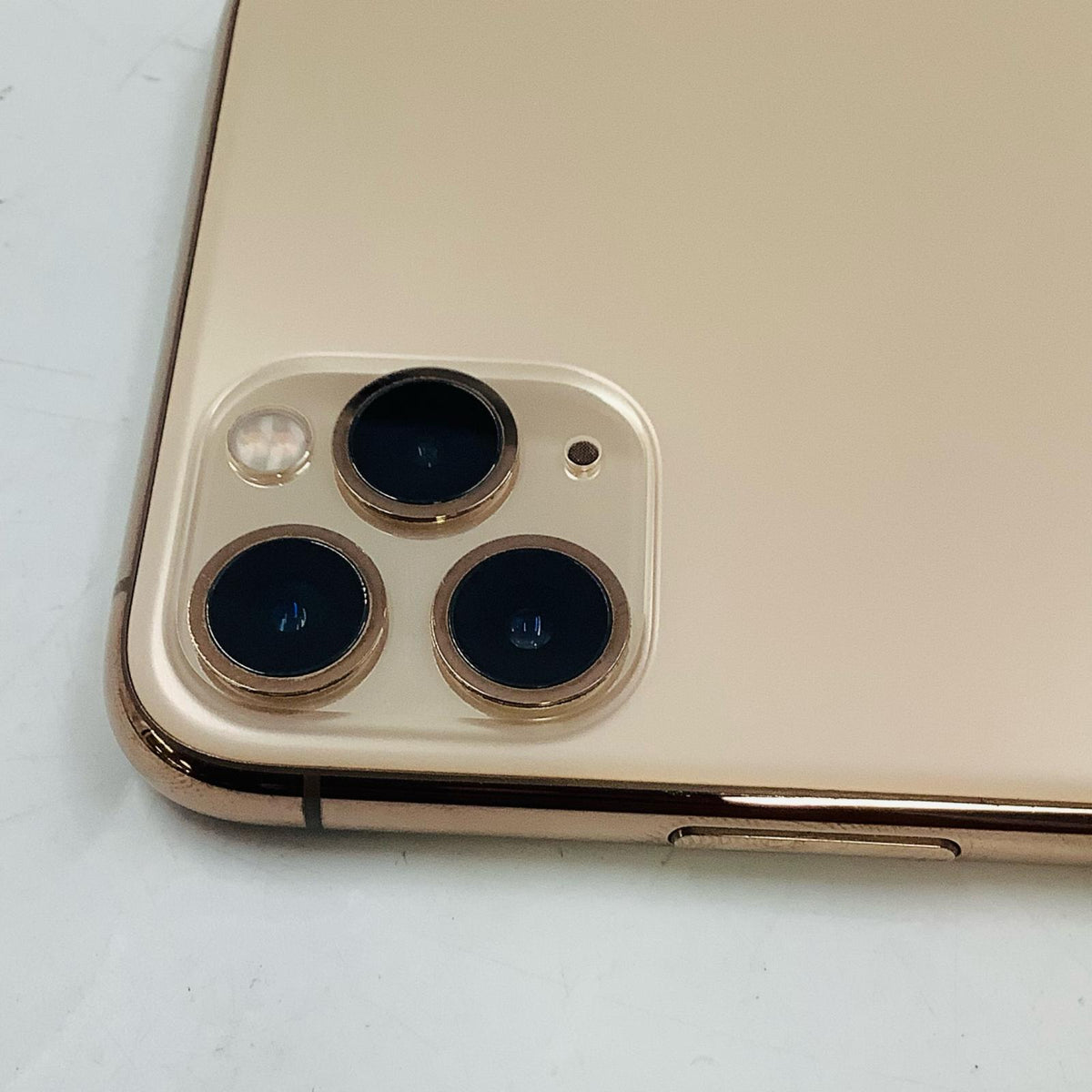 【最速発送】Apple iPhone iPhone Pro Max 11 256GB ゴールド Softbank 白ロム【難有】 82%