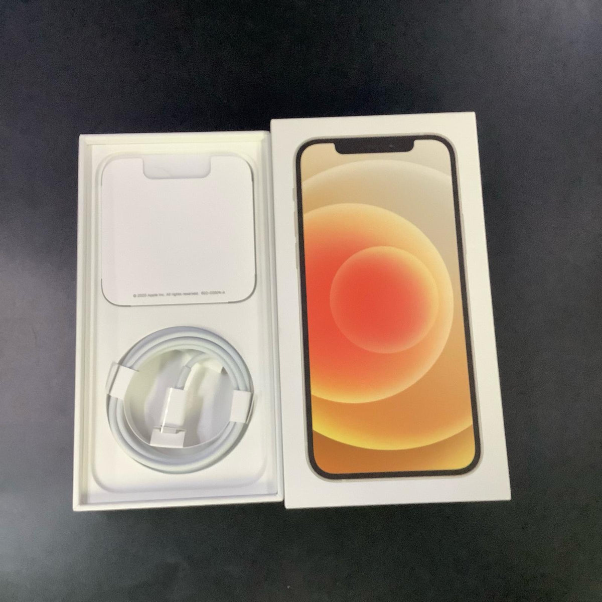 【最速発送】Apple iPhone iPhone 12 256GB ホワイト au SIMフリー 白ロム【難有】 76%