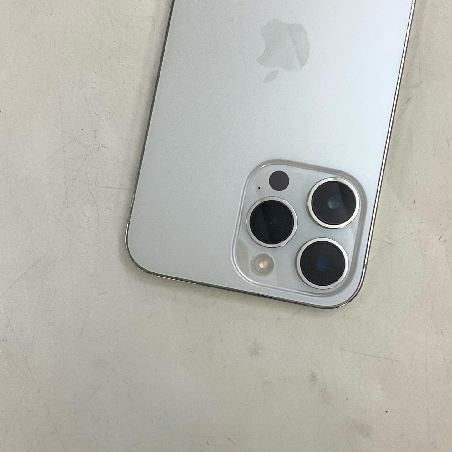【最速発送】Apple iPhone iPhone 14 Pro Max 256GB シルバー au 白ロム【難有】 77%