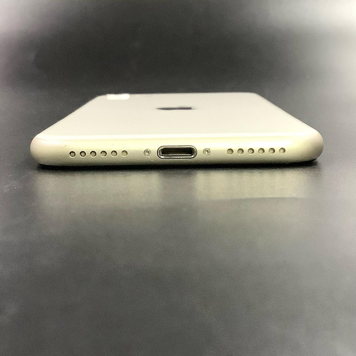 【最速発送】Apple iPhone iPhone SE（第3世代） 64GB スターライト au SIMフリー 白ロム【難有】 76%