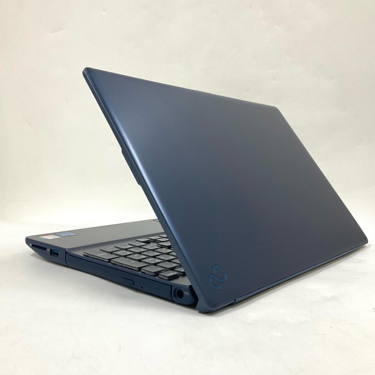 【全額返金保証】【最速発送】FUJITSU LIFEBOOK FMVA53G2L i7-1260P 32GB M.2 SSD 512GB 88.8% 美品 動作確認済