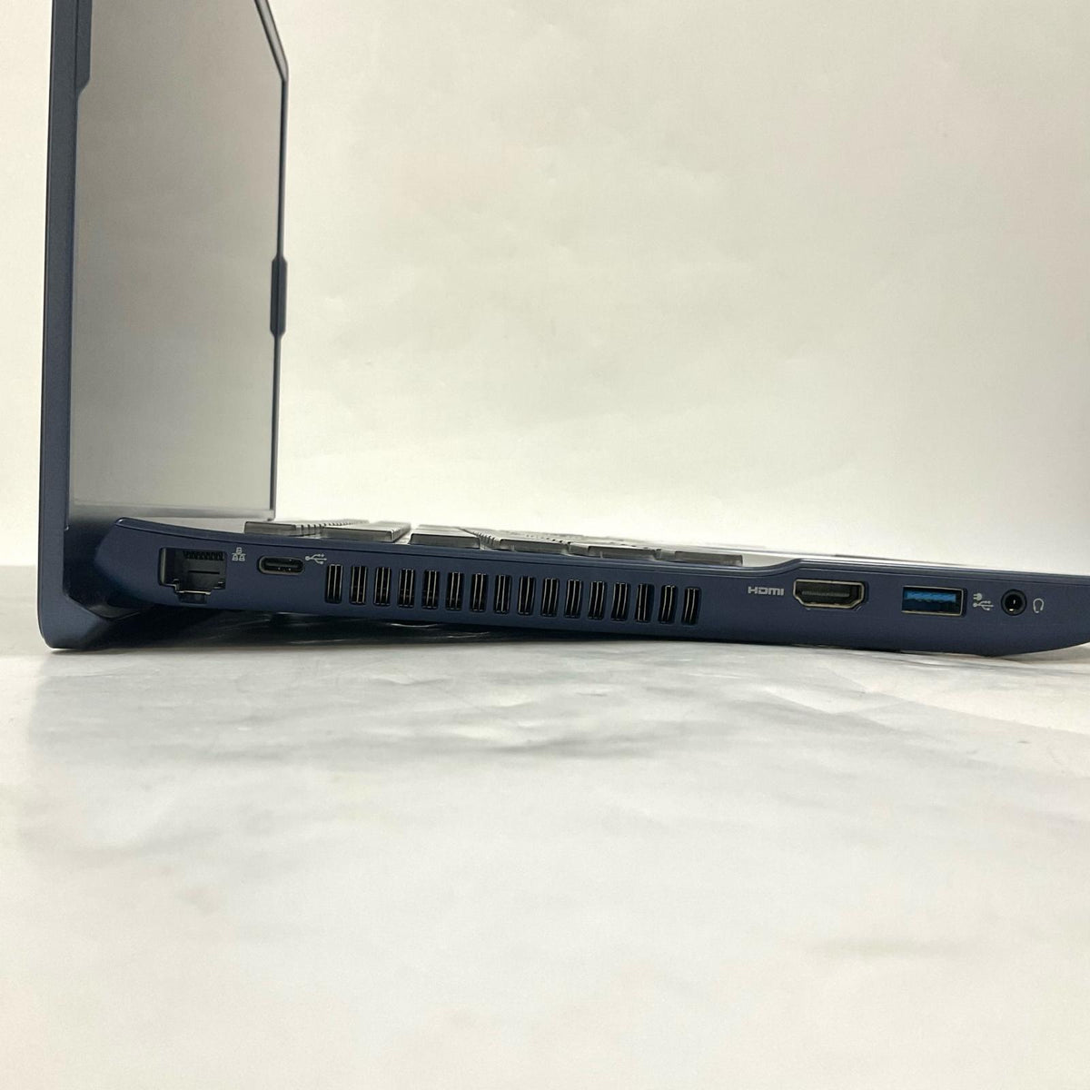 【全額返金保証】【最速発送】FUJITSU LIFEBOOK FMVA53G2L i7-1260P 32GB M.2 SSD 512GB 88.8% 美品 動作確認済