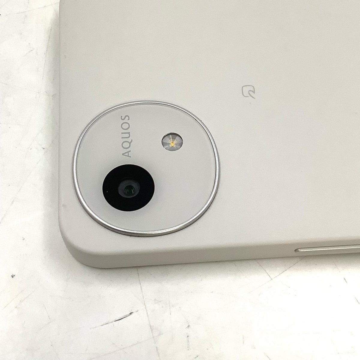 【全額返金保証】【最速発送】SHARP AQUOS wish5 64GB ホワイト docomo SIMフリー SH-52F 白ロム 美品 動作確認済