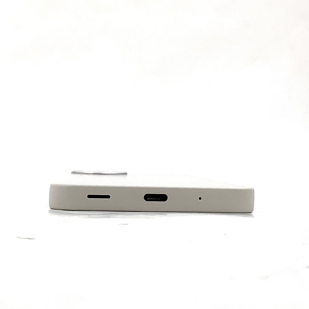 【全額返金保証】【最速発送】SHARP AQUOS wish5 64GB ホワイト docomo SIMフリー SH-52F 白ロム 美品 動作確認済