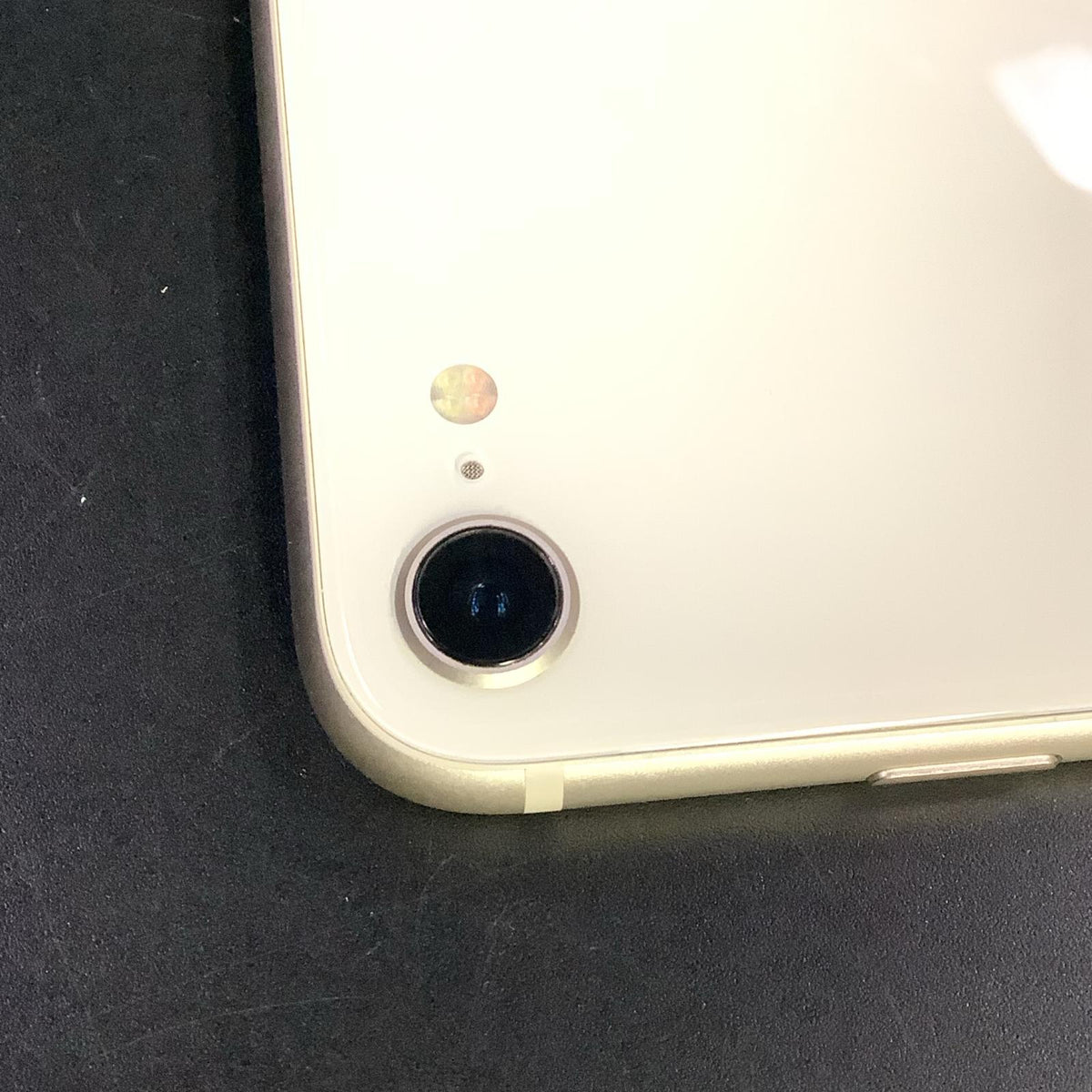 【全額返金保証】【最速発送】Apple iPhone iPhone SE（第3世代） 64GB スターライト SIMフリー 白ロム 動作確認済 83%