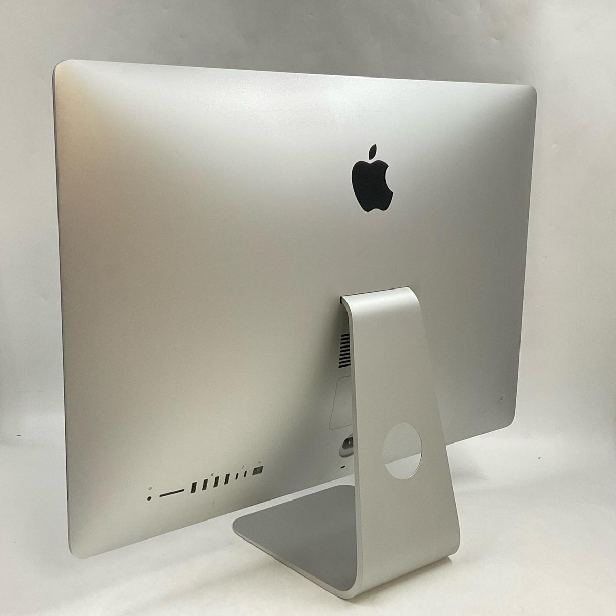 【最速発送】Apple iMac 27インチ クアッドコア intel core i7 32GB フュージョンドライブ 2TB シルバー【難有】
