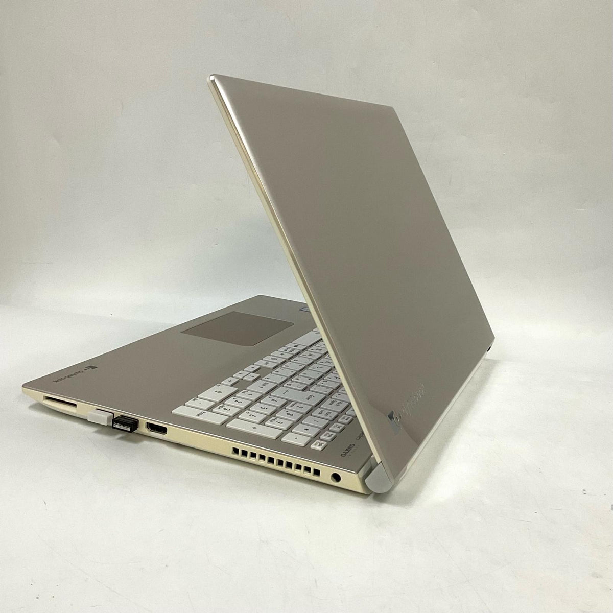 【全額返金保証】【最速発送】東芝 dynabook T65 T65/GG PT65GGP-REA intel Core i7-8550U 4GB HDD 1TB 89% 美品 動作確認済