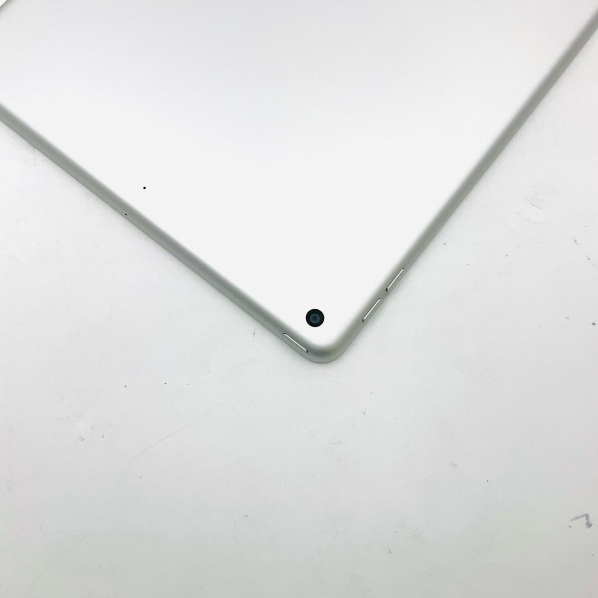 【全額返金保証】【最速発送】Apple iPad iPad 10.2インチ 第9世代 64GB シルバー Wi-Fi 美品 動作確認済