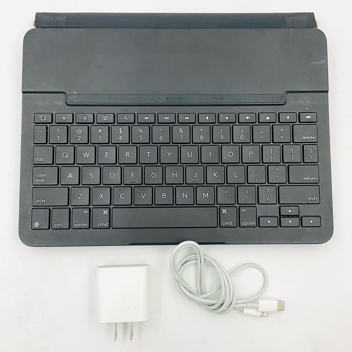 【全額返金保証】【最速発送】Apple iPad iPad 10.2インチ 第9世代 64GB シルバー Wi-Fi 美品 動作確認済
